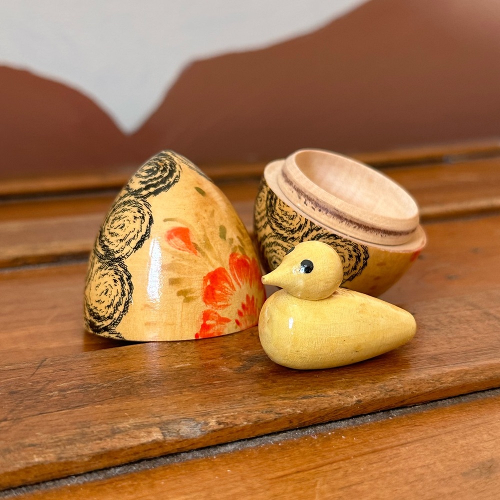 ✨Vintage Hand Painted Easter Egg with Wooden Duck✨